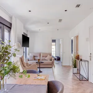 Limehome Calle Ancha Del Carmen - Digital Access 3* Malaga