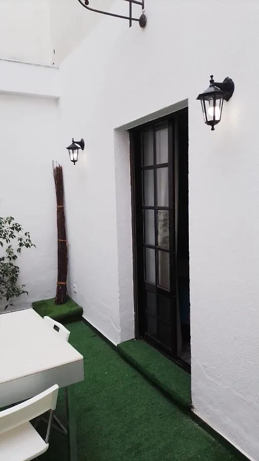 Hotel Y Apartamentos Dona Lola Seville