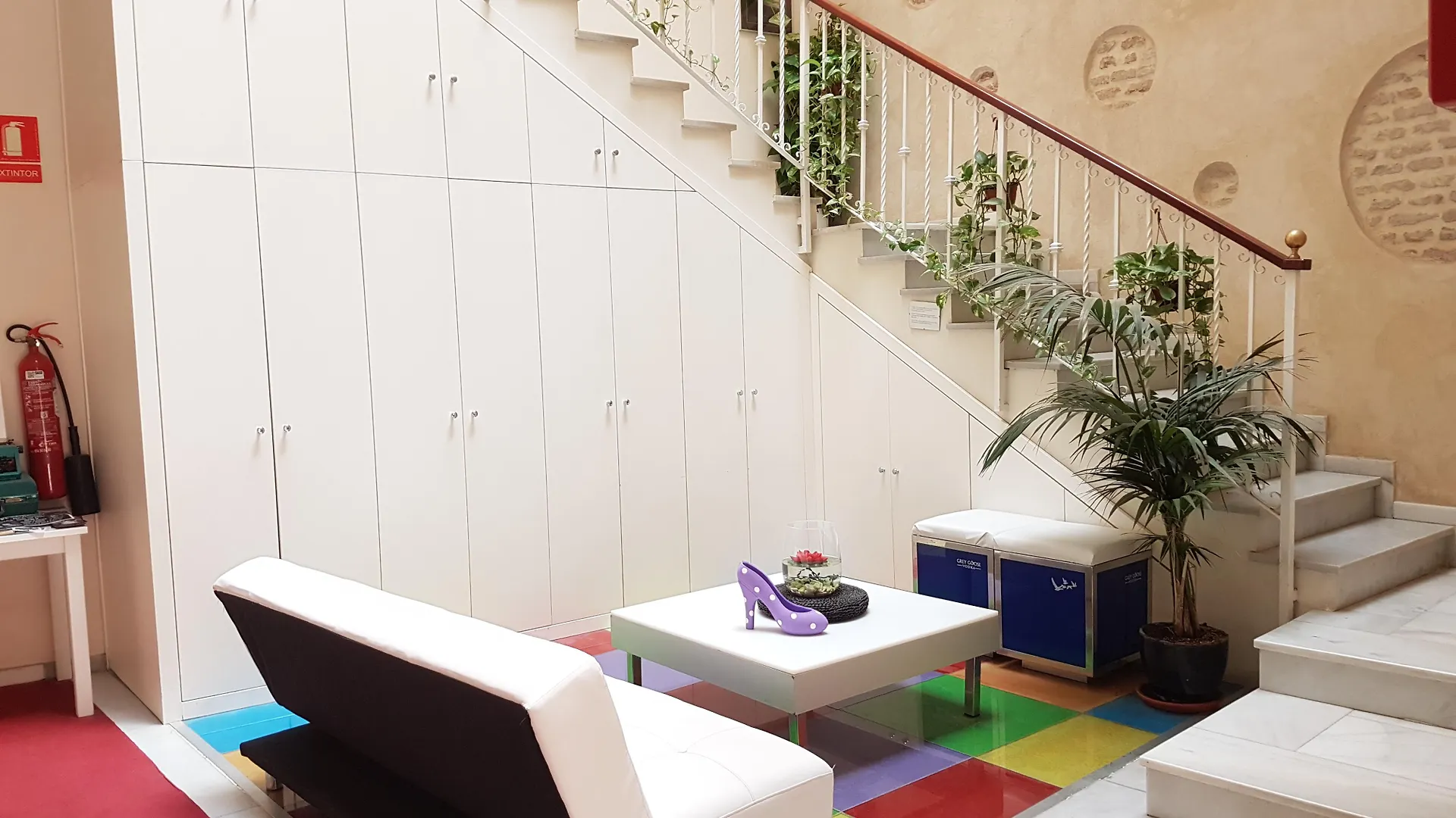 **  Hotel Y Apartamentos Dona Lola Seville Spain