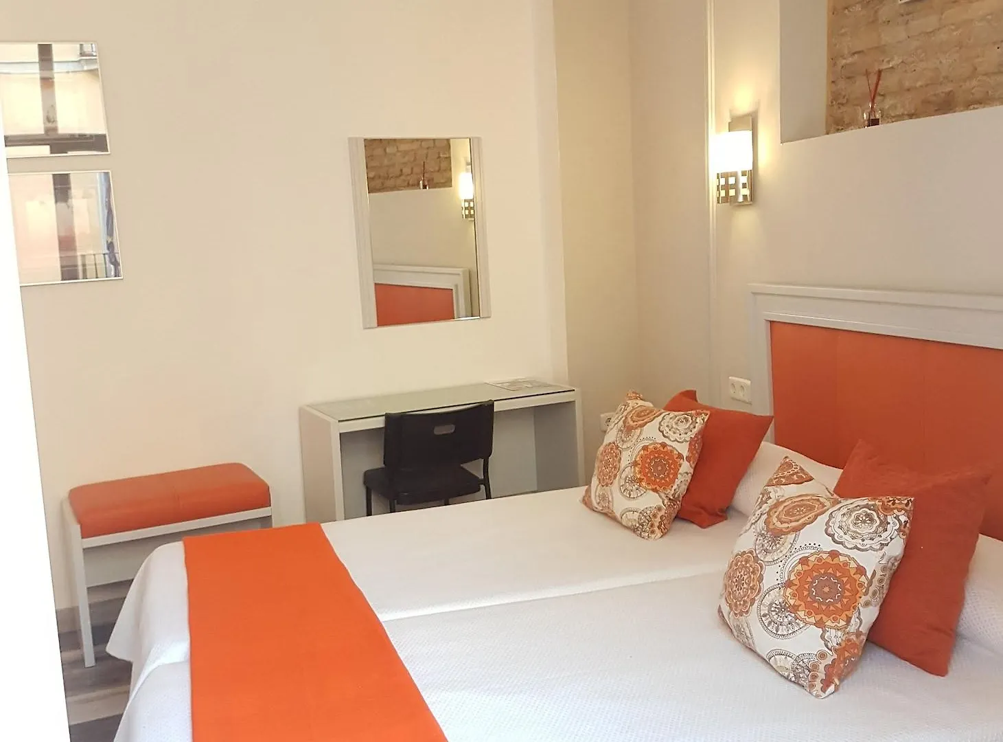 Hotel Y Apartamentos Dona Lola Seville Spain