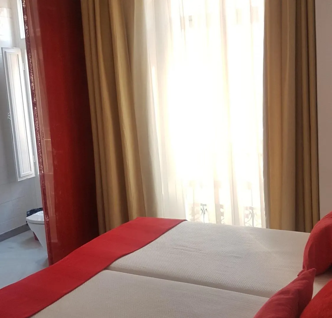 Hotel Y Apartamentos Dona Lola Seville