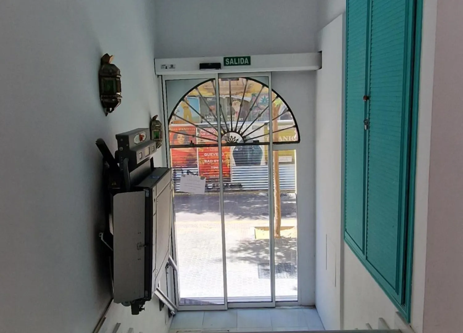Hotel Y Apartamentos Dona Lola Seville