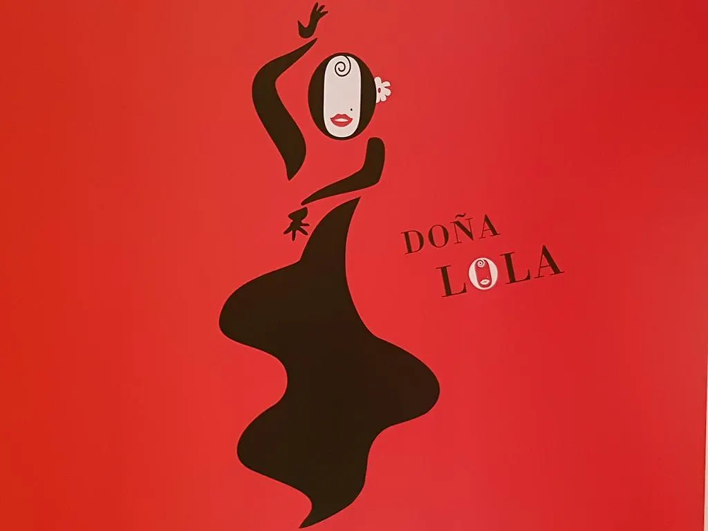 Hotel Y Apartamentos Dona Lola Seville