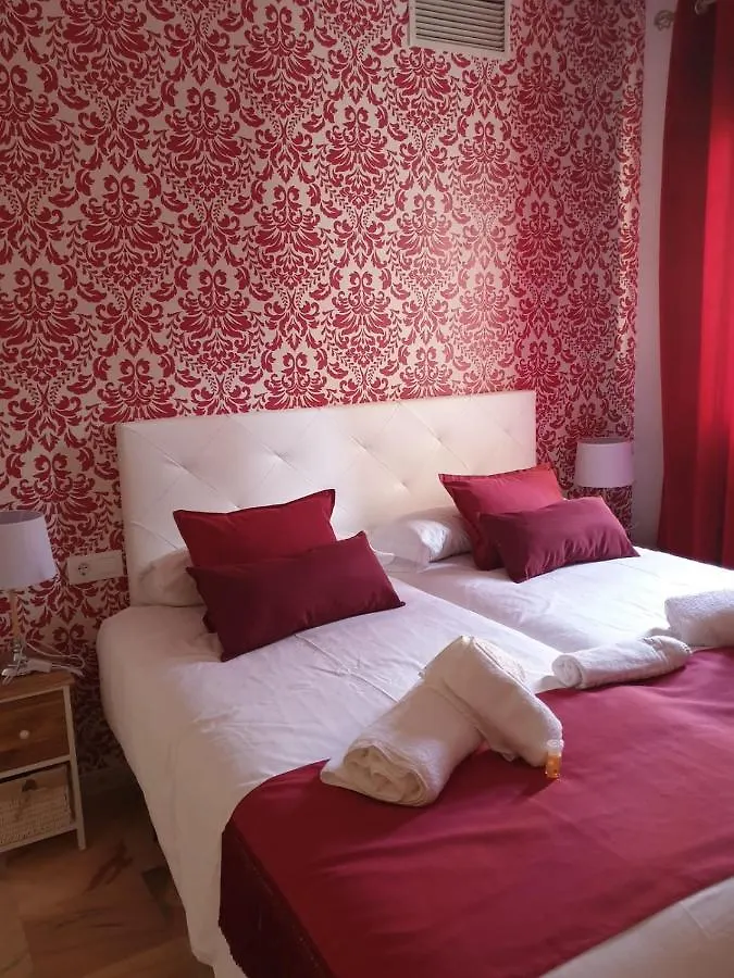 Hotel Y Apartamentos Dona Lola Seville